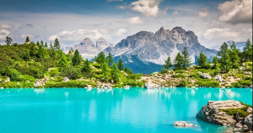 dolomites-lake2.jpg